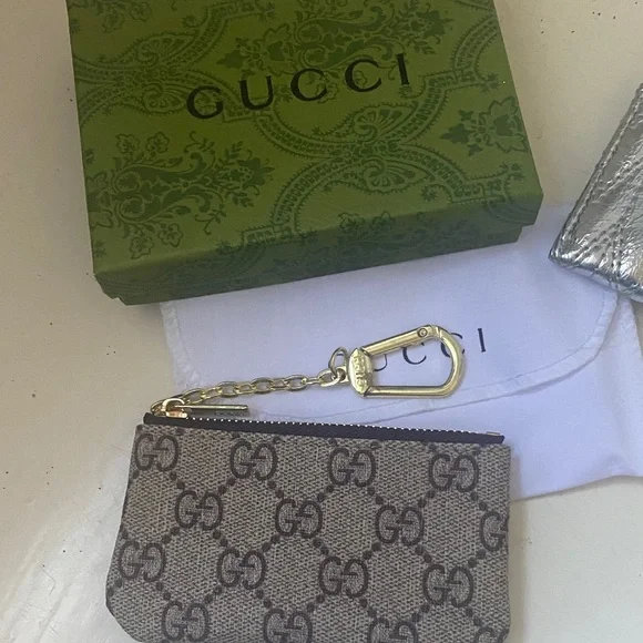 Bundle of purse charms & keychains - Picture 6 of 8